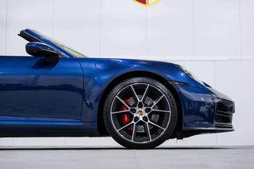 Porsche 911 Cabriolet Carrera — photo 15