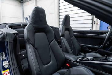 Porsche 911 Cabriolet Carrera — photo 28