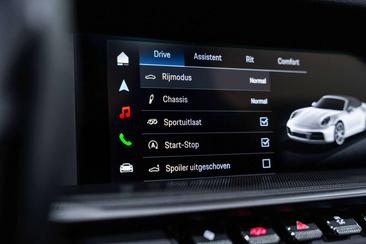 Porsche 911 Cabriolet Carrera — photo 38