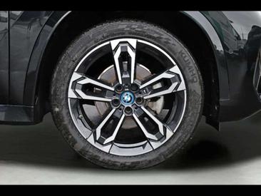 BMW IX1 EDrive20 — photo 8