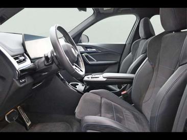 BMW IX1 EDrive20 — photo 9