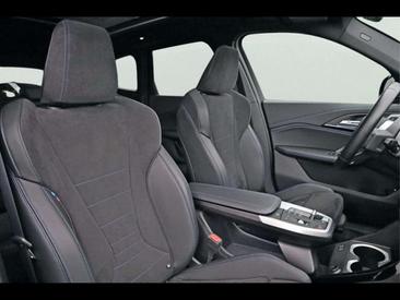 BMW IX1 EDrive20 — photo 11