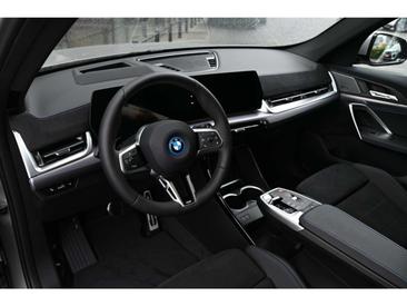 BMW IX1 EDrive20 — photo 3