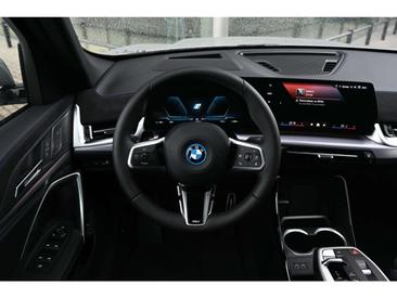 BMW IX1 EDrive20 — photo 6
