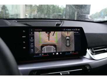 BMW IX1 EDrive20 — photo 8