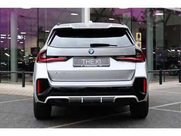 BMW IX1 EDrive20 — photo 9