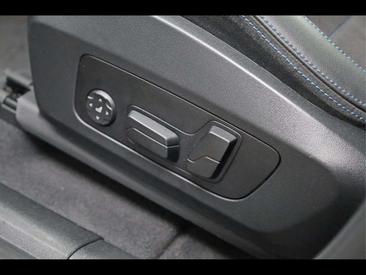 BMW IX1 EDrive20 — photo 18