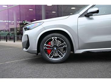 BMW IX1 EDrive20 — photo 11