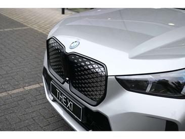 BMW IX1 EDrive20 — photo 13