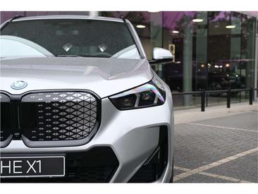 BMW IX1 EDrive20 — photo 16
