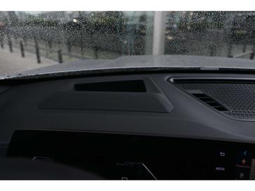 BMW IX1 EDrive20 — photo 18