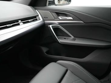 BMW X1 XDrive25e — photo 17