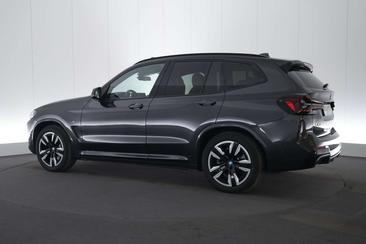 BMW iX3 — photo 10