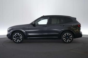 BMW iX3 — photo 11