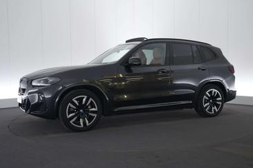 BMW iX3 — photo 12