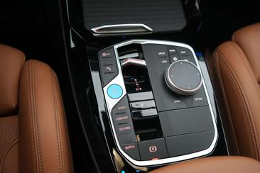 BMW iX3 — photo 16
