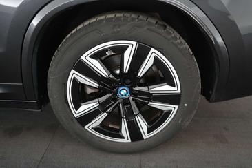 BMW iX3 — photo 19