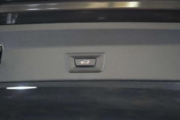 BMW iX3 — photo 22