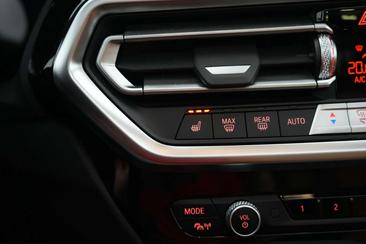 BMW iX3 — photo 32