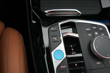 BMW iX3 — photo 35