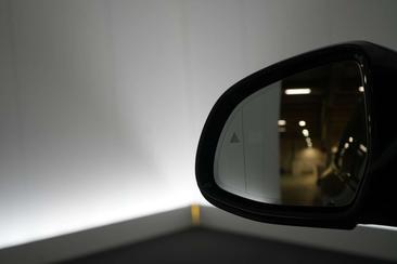 BMW iX3 — photo 36