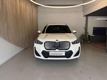 BMW IX1 EDrive20 — photo 2