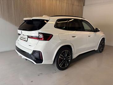 BMW IX1 EDrive20 — photo 4