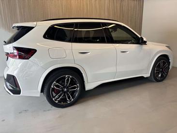BMW IX1 EDrive20 — photo 5