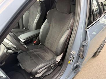 BMW IX1 EDrive20 — photo 16