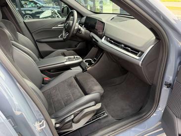 BMW IX1 EDrive20 — photo 19