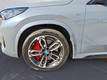 BMW IX1 XDrive30 — photo 6