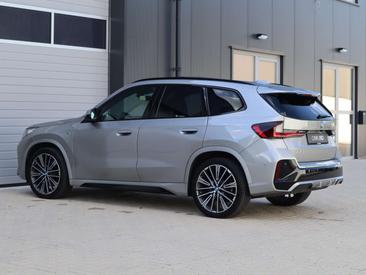 BMW IX1 XDrive30 — photo 9