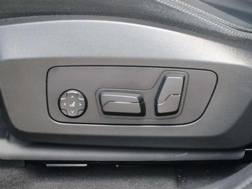 BMW IX1 XDrive30 — photo 18