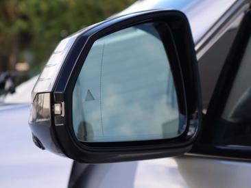 BMW IX1 XDrive30 — photo 31