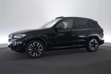 BMW iX3 — photo 2