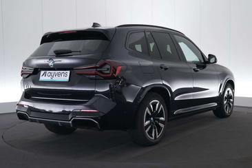 BMW iX3 — photo 8
