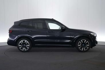 BMW iX3 — photo 9