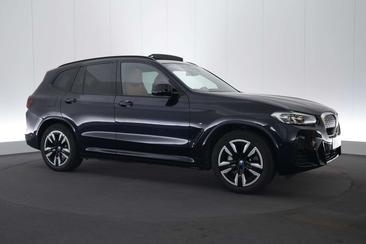 BMW iX3 — photo 11