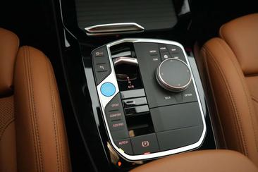 BMW iX3 — photo 18