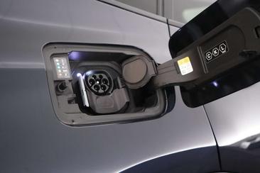 BMW iX3 — photo 20