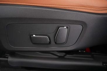 BMW iX3 — photo 22