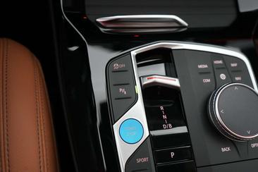 BMW iX3 — photo 30