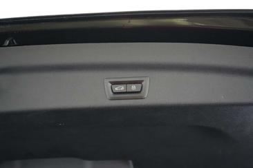 BMW IX1 XDrive30 — photo 20