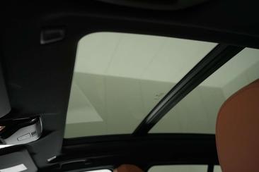 BMW iX3 — photo 35