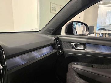 Volvo C40 Coupé SUV Recharge Single Motor Extended Range — photo 12
