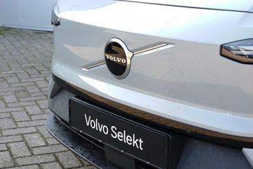 Volvo EX30 Single Motor Extended Range — photo 22