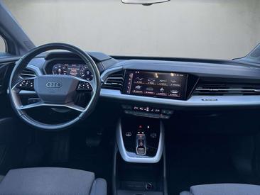 Audi 40 E-tron S Line — photo 8