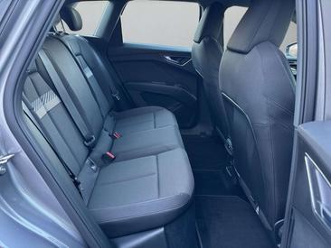 Audi 40 E-tron S Line — photo 12