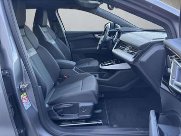 Audi 40 E-tron S Line — photo 13