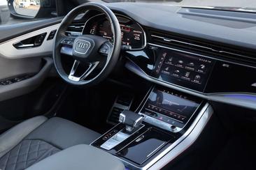 Audi Q8 50 TDI — photo 25